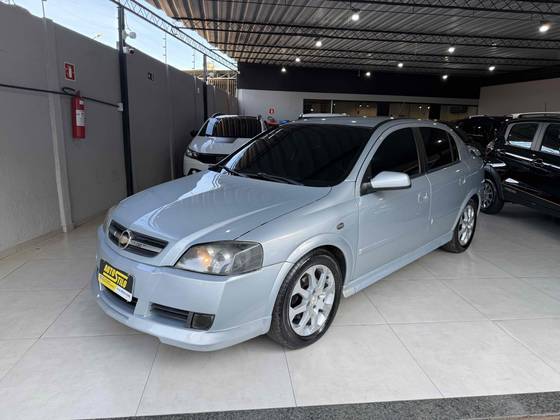 CHEVROLET ASTRA 2.0 MPFI ADVANTAGE 8V FLEX 4P MANUAL CHEVROLET ASTRA 2.0 MPFI ADVANTAGE 8V FLEX 4P MANUAL